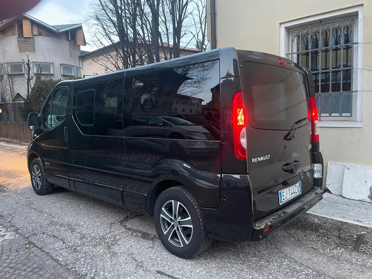 RENAULT TRAFIC 2.0 DCI 115 CV 6M PASSO LUNGO BLACK EDITION