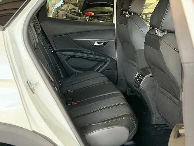Peugeot 3008 Hybrid 136 e-DCS 6 Allure Pack