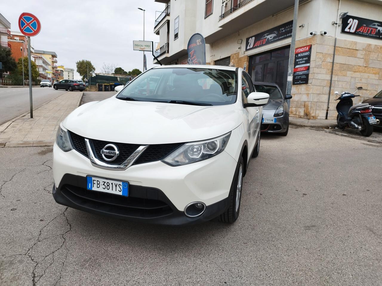 Nissan Qashqai 1.6 dCi Acenta * Navi * Retrocamera * Sensori di parcheggio * Garantita 12 Mesi