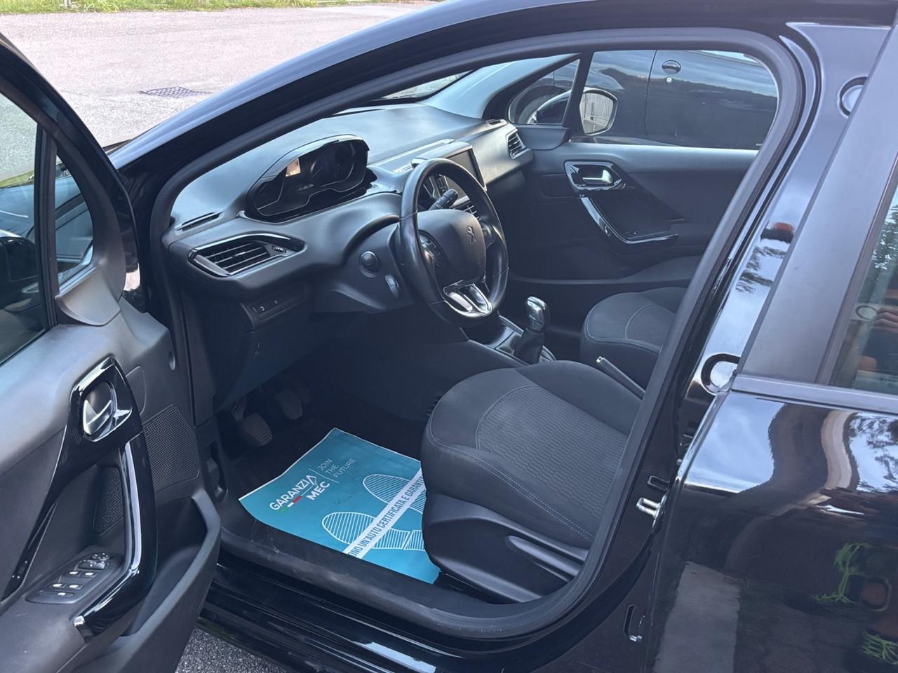 Peugeot 208 PureTech 82 5 porte Allure