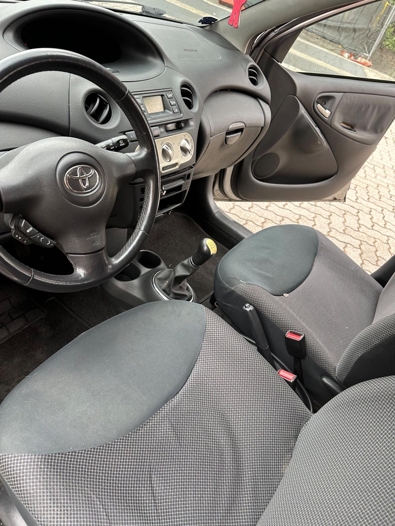 Toyota Yaris 1.0i 16V cat 5 porte Expo Clima