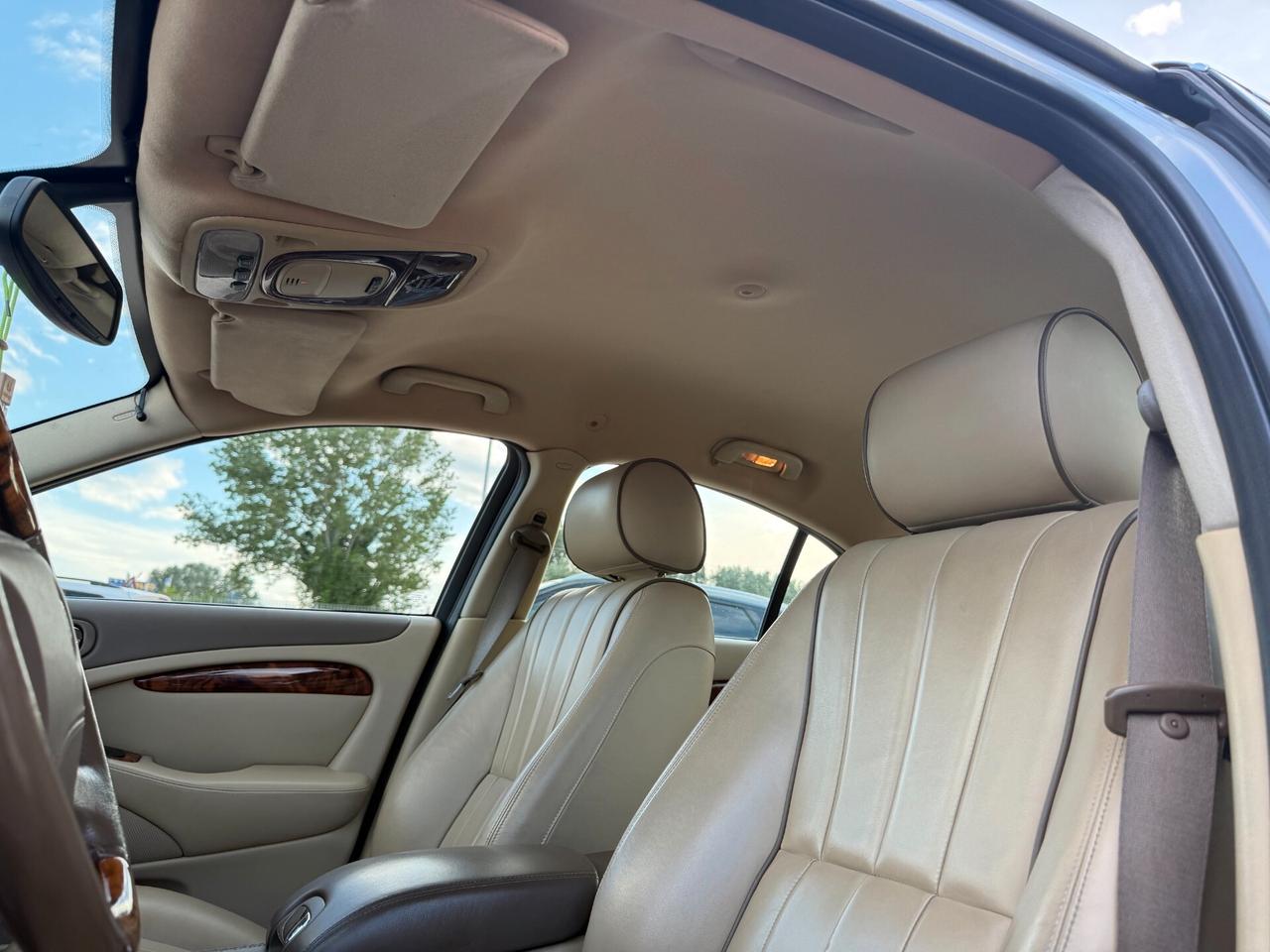 Jaguar S-Type 2.7 diesel V6 Executive