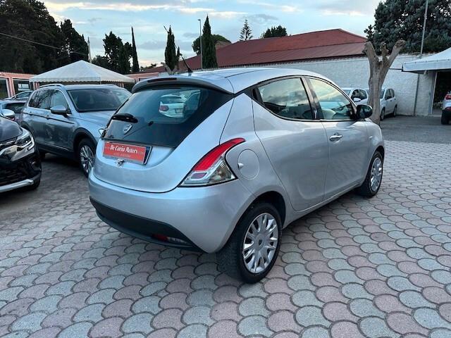 Lancia Ypsilon 1.3 M.J 95CV 5 porte Silver - 2013