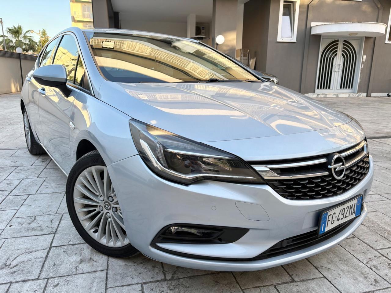Opel Astra 1.6 CDTi 110CV berlina nuovissima