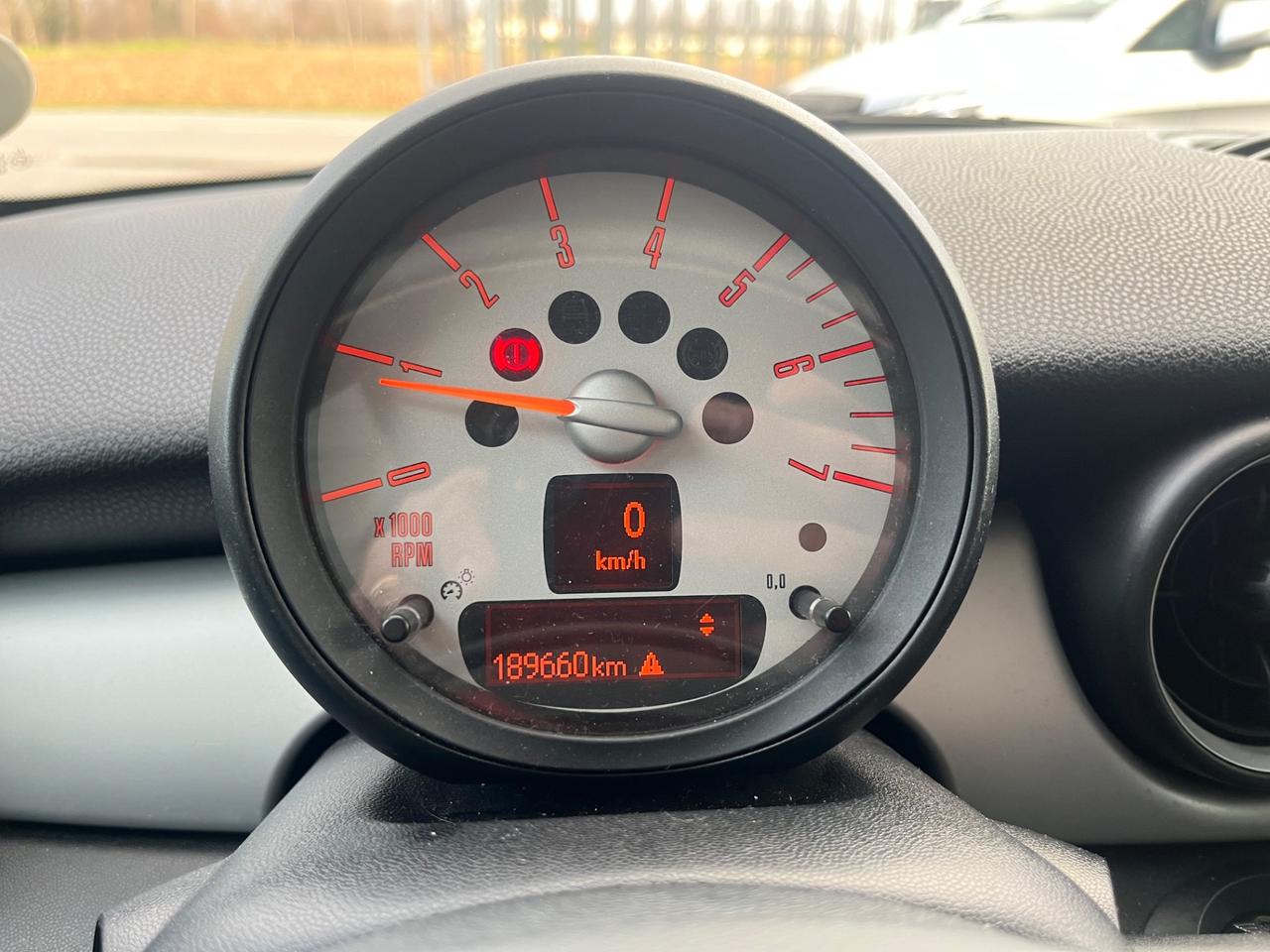 Mini Cooper D 1.6D 110Cv