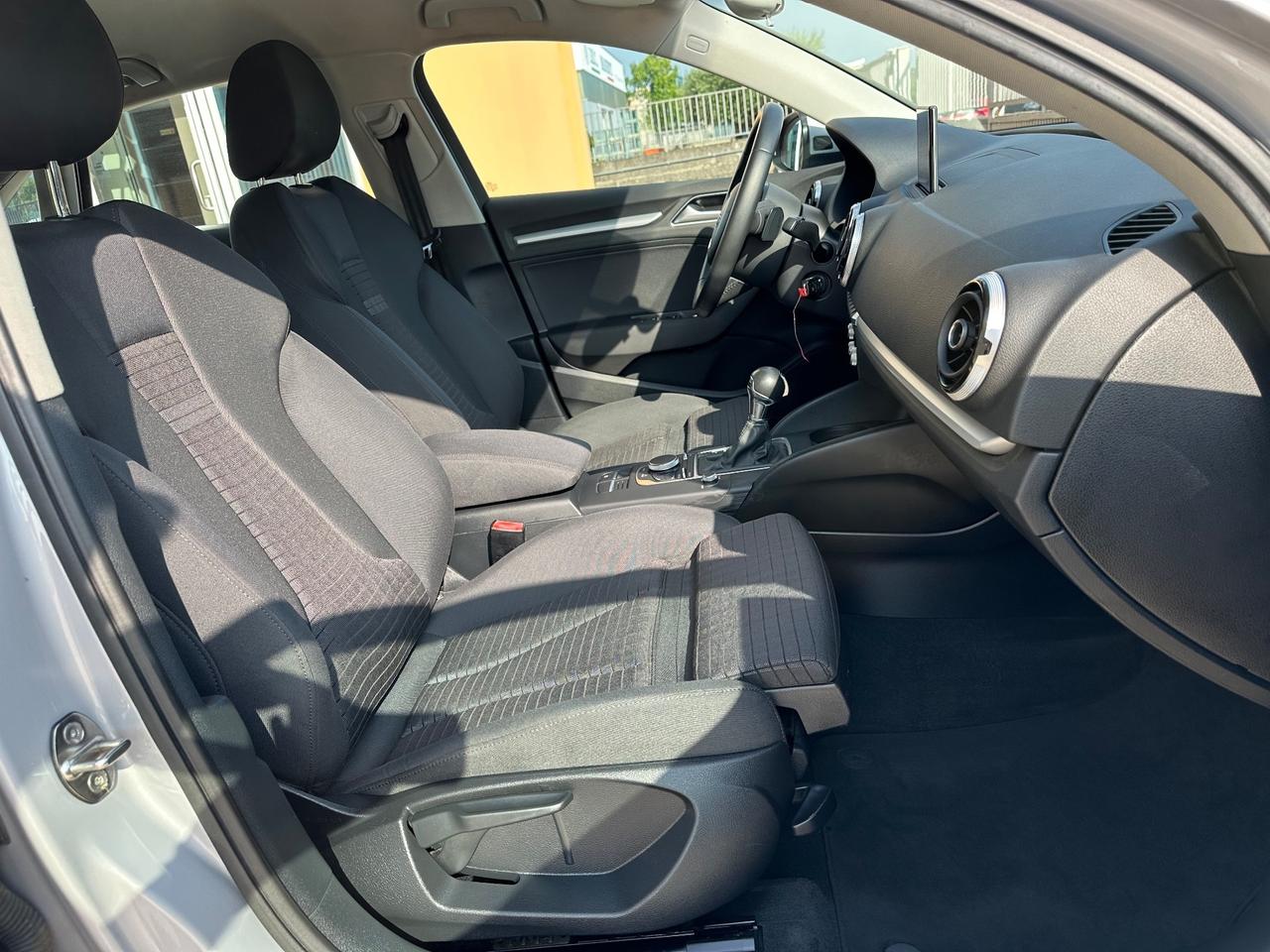 Audi A3 Sedan 1.6 TDI clean diesel S tronic Ambiente