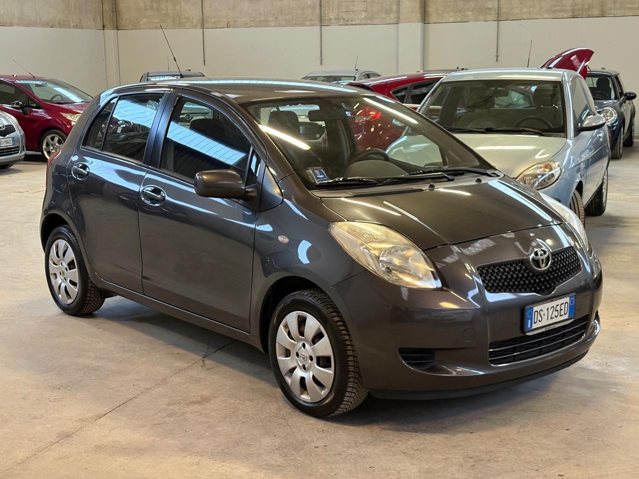 Toyota Yaris 1.0 5 porte Sol