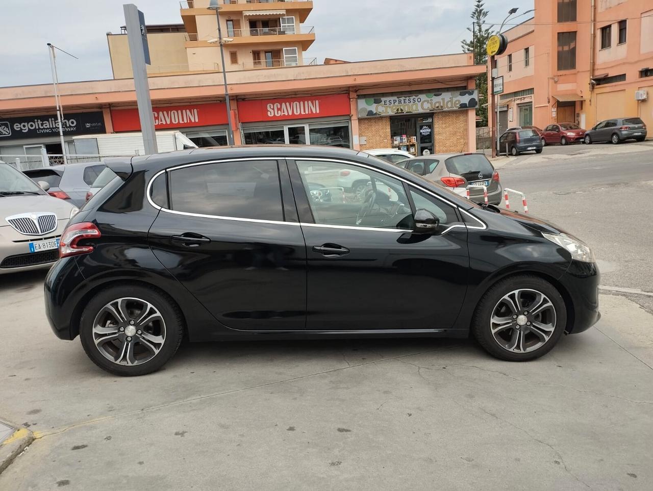 Peugeot 208 1.6 e-HDi 92 CV Stop&Start 5 porte Allure