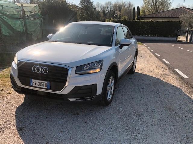 Audi Q2 30 TDI Business