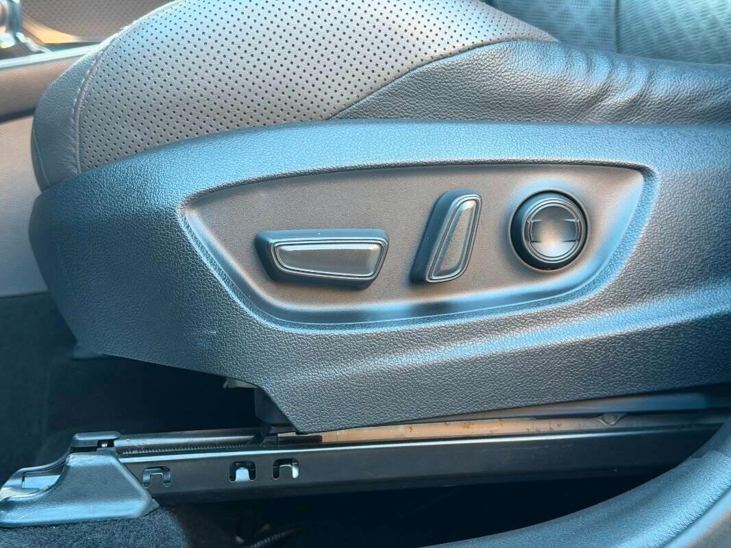 Toyota C-HR 1.8 Hybrid E-CVT Lounge