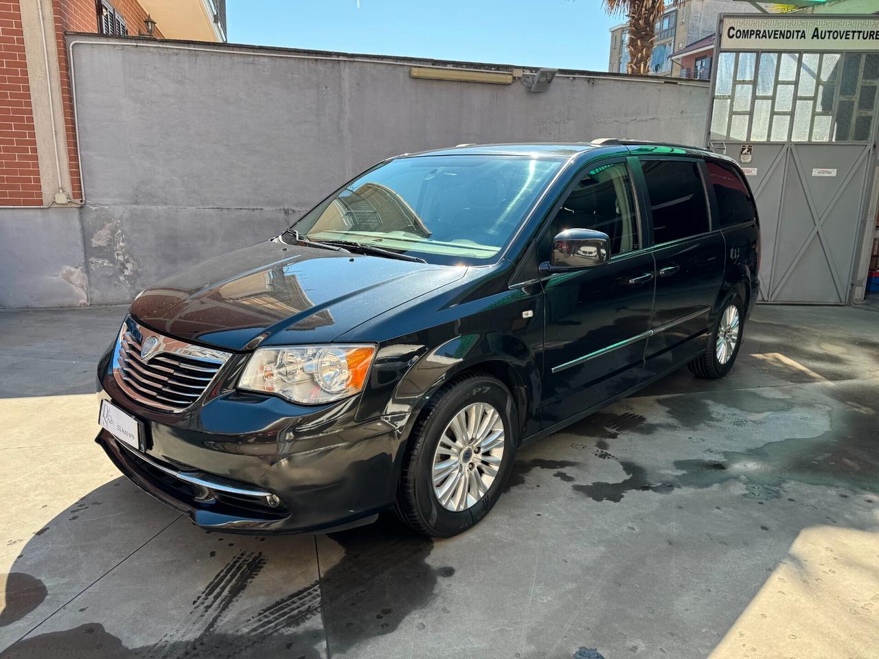 Lancia Voyager 2.8 Turbodiesel Platinum 163 CV