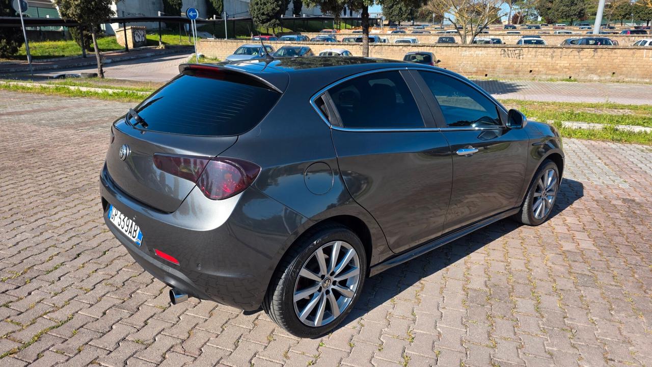 Alfa Romeo Giulietta 2.0 JTDm-2 140 CV Distinctive