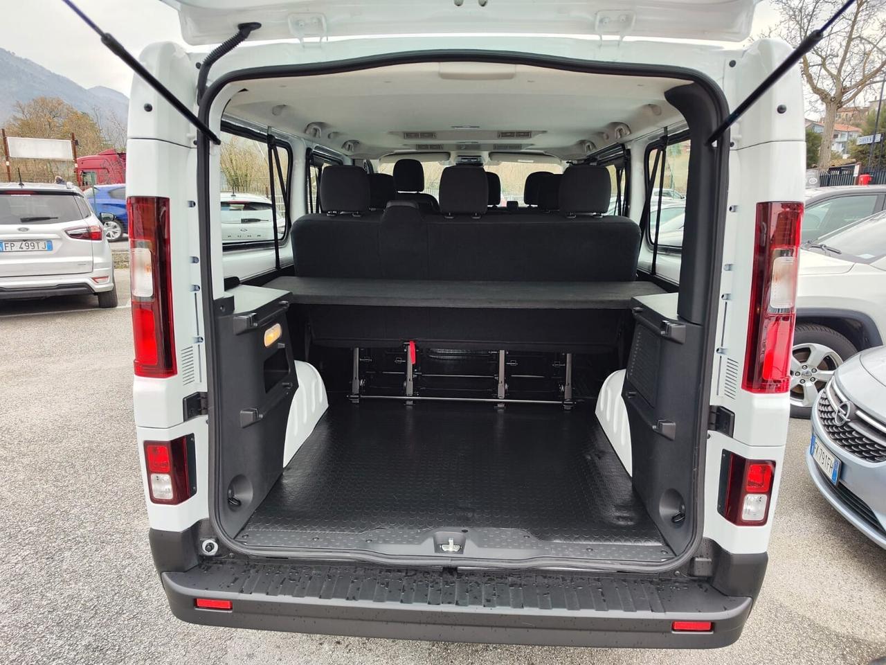 Renault Trafic PASSENGER 9 POSTI X NOLEGGIO