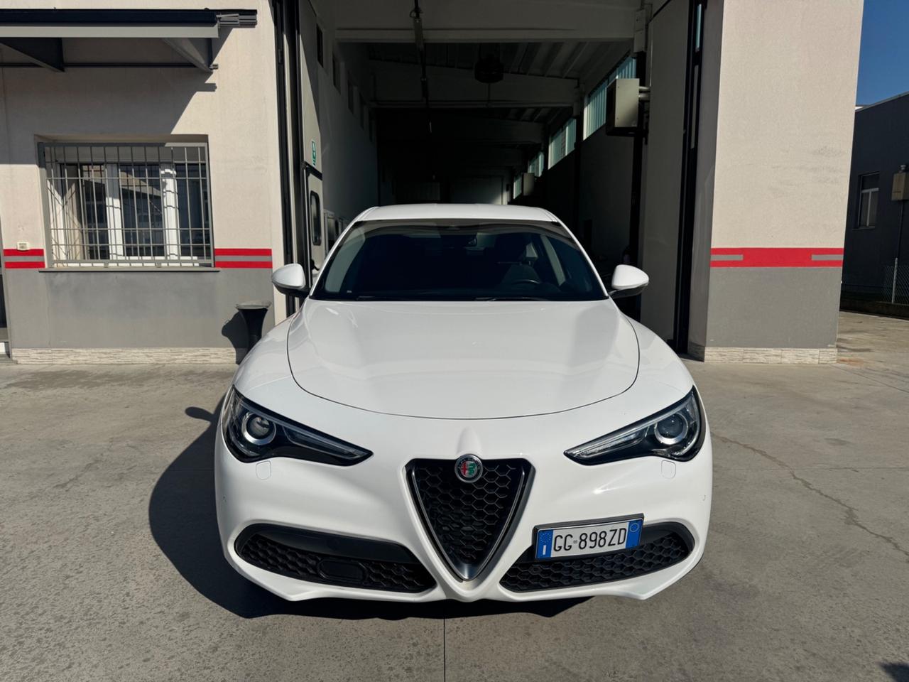 Alfa Romeo Stelvio 2.2 Turbodiesel 160 CV AT8 RWD Super Business Red Edition