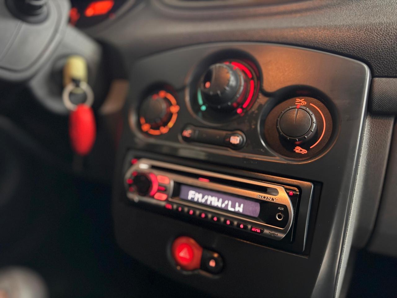 Renault Clio 1.2 16V 5 porte Luxe