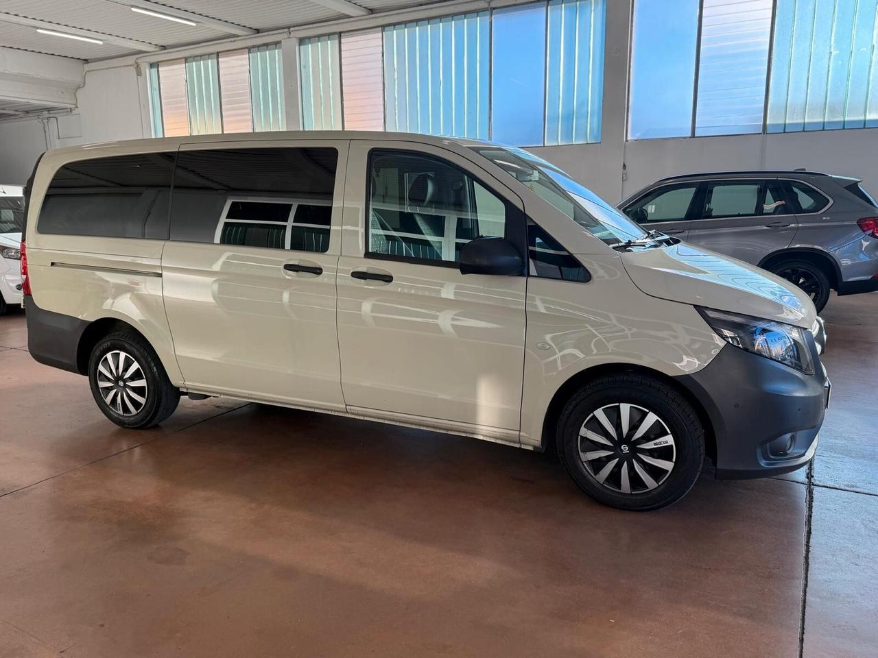 Mercedes Benz vito114CDI AUTOMATICO 5 POSTI AUTOCARRO lungo