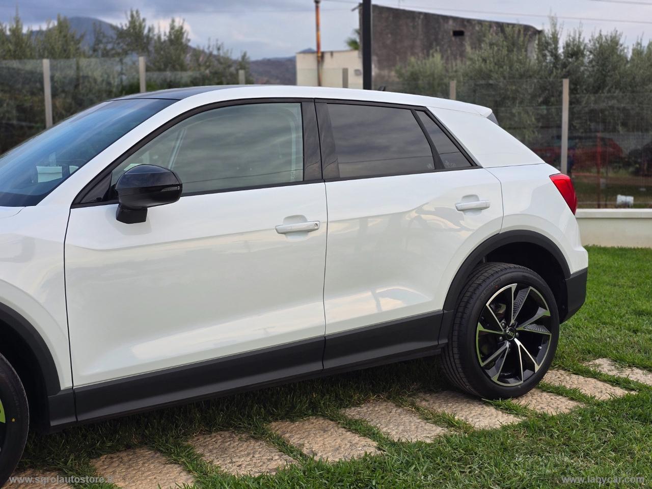 AUDI Q2 30 TDI Business Advanced