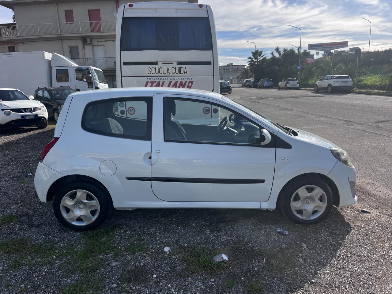 Renault twingo 1.2 benzina 2009 neopatentati