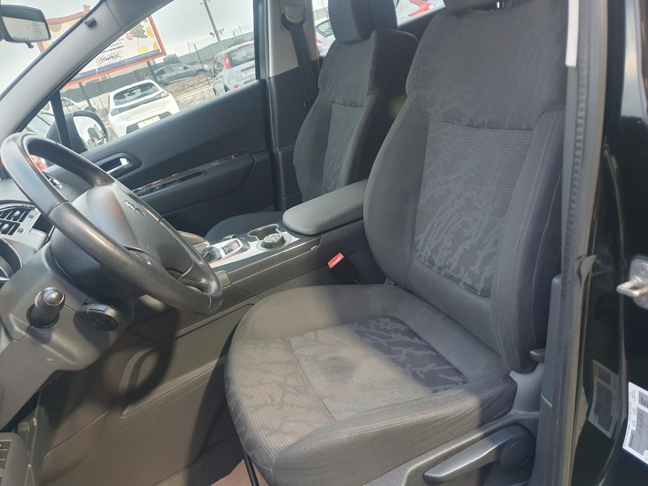 Peugeot 3008 1.6 HDi 115CV Business