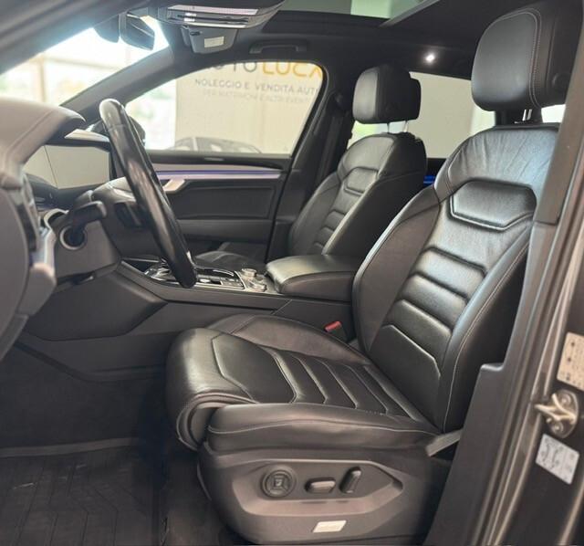 Volkswagen Touareg 3.0 V6 TDI SCR R-LINE