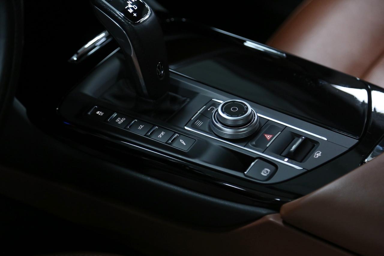 Maserati Levante V6 Diesel 275 cv AWD Gransport auto