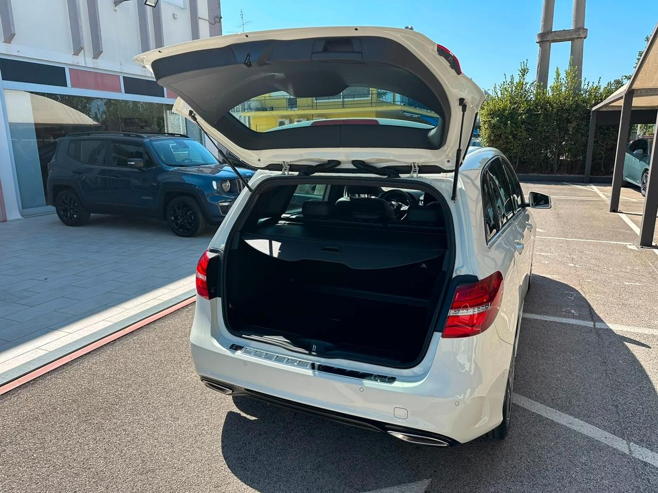 Mercedes-benz B 180 d Premium AMG