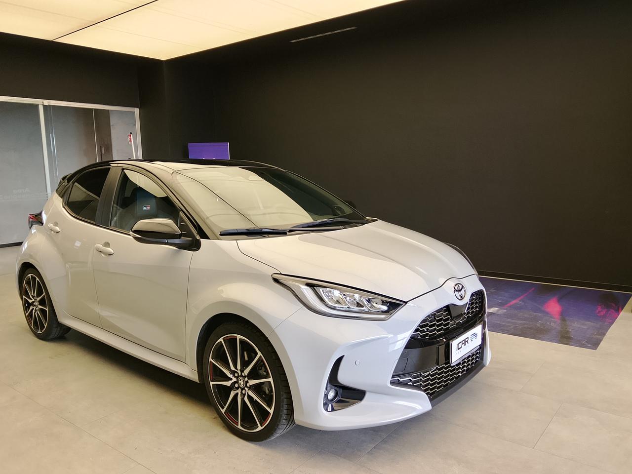 TOYOTA Yaris IV - Yaris 1.5h 130 GR Sport