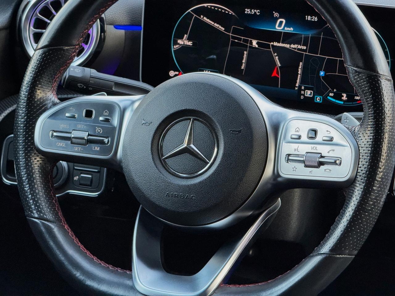 Mercedes-Benz A 180 d Sedan Premium AMG TETTO