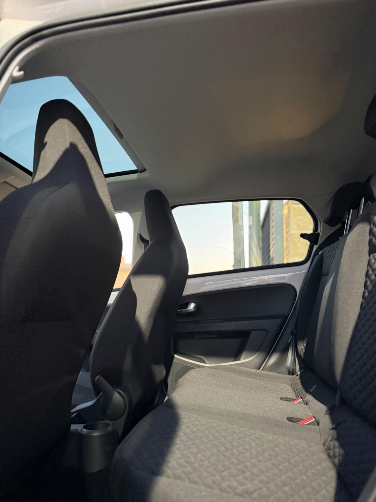 Volkswagen up! 1.0 75 cv 5p.-2018/LED/PANO/LEGA
