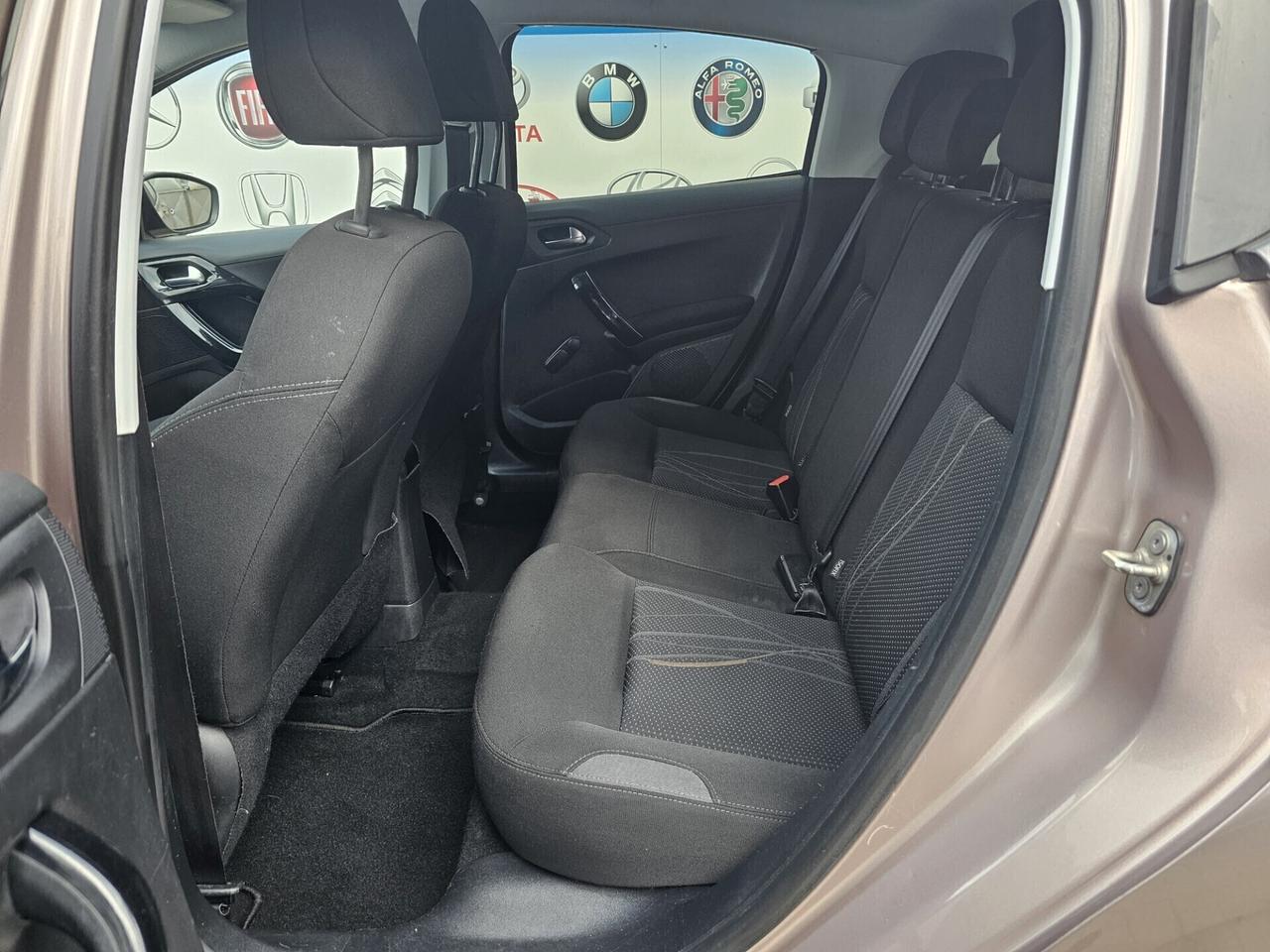 Peugeot 208 1.2 VTi 82 CV 5 porte Active - NeoPatentati