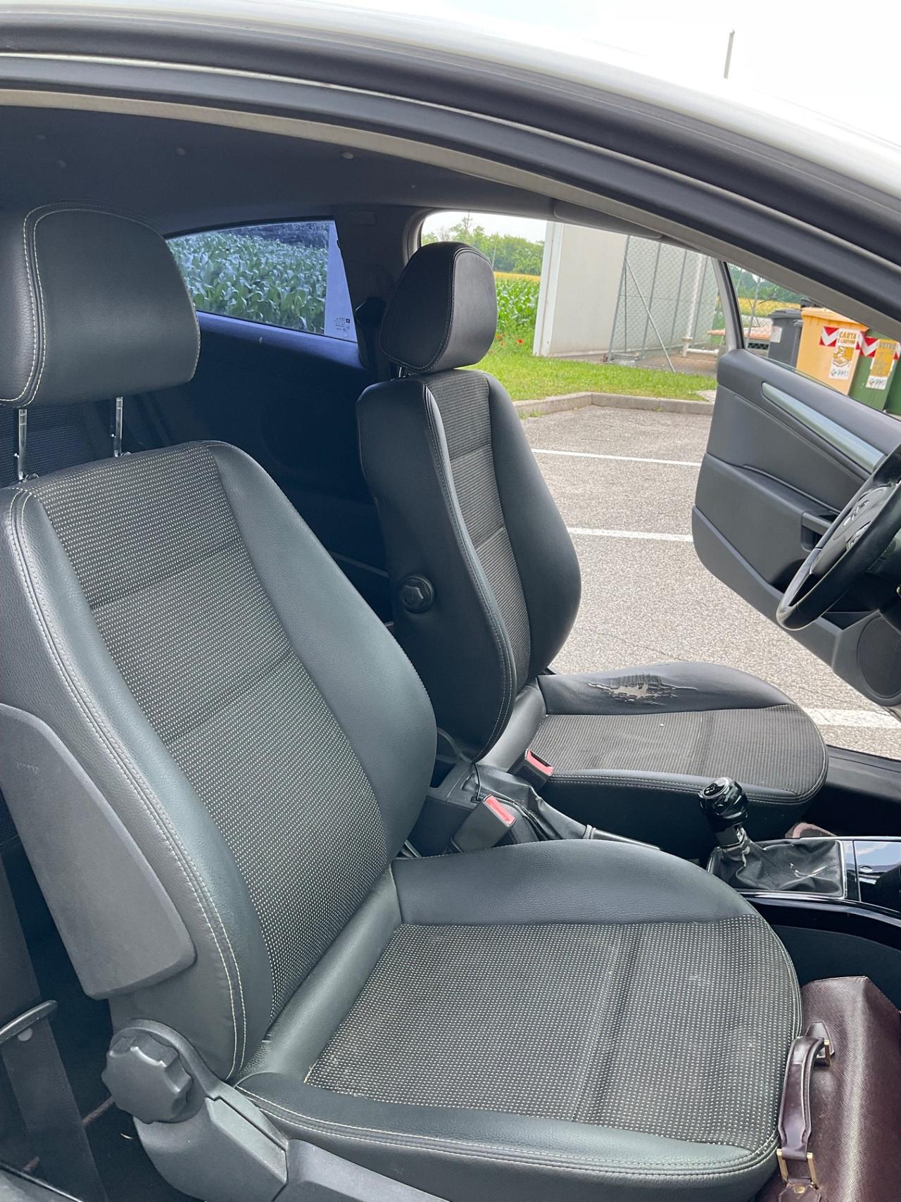Opel Astra GTC 1.7 CDTI 101CV 3 porte Cosmo