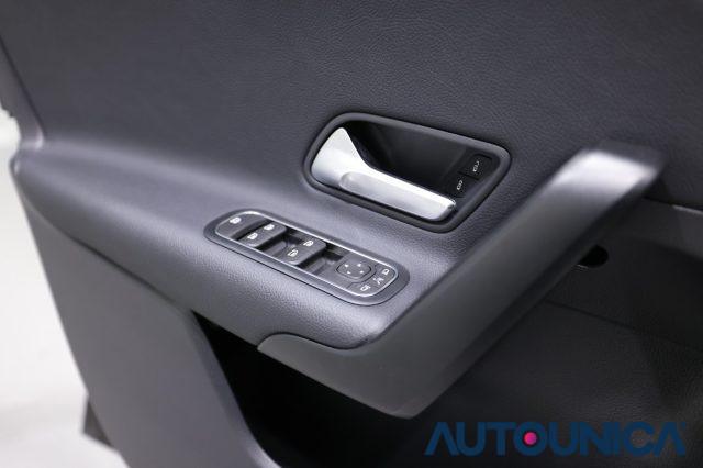 MERCEDES-BENZ A 180 D AUTOMATIC EXECUTIVE PACCHETTO NIGHT FARI LED