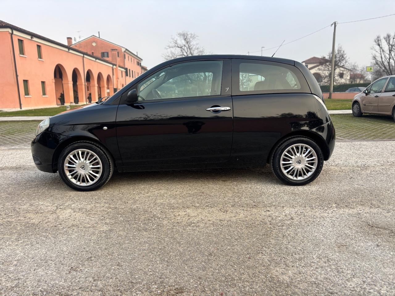 Lancia Ypsilon 1.2 Argento