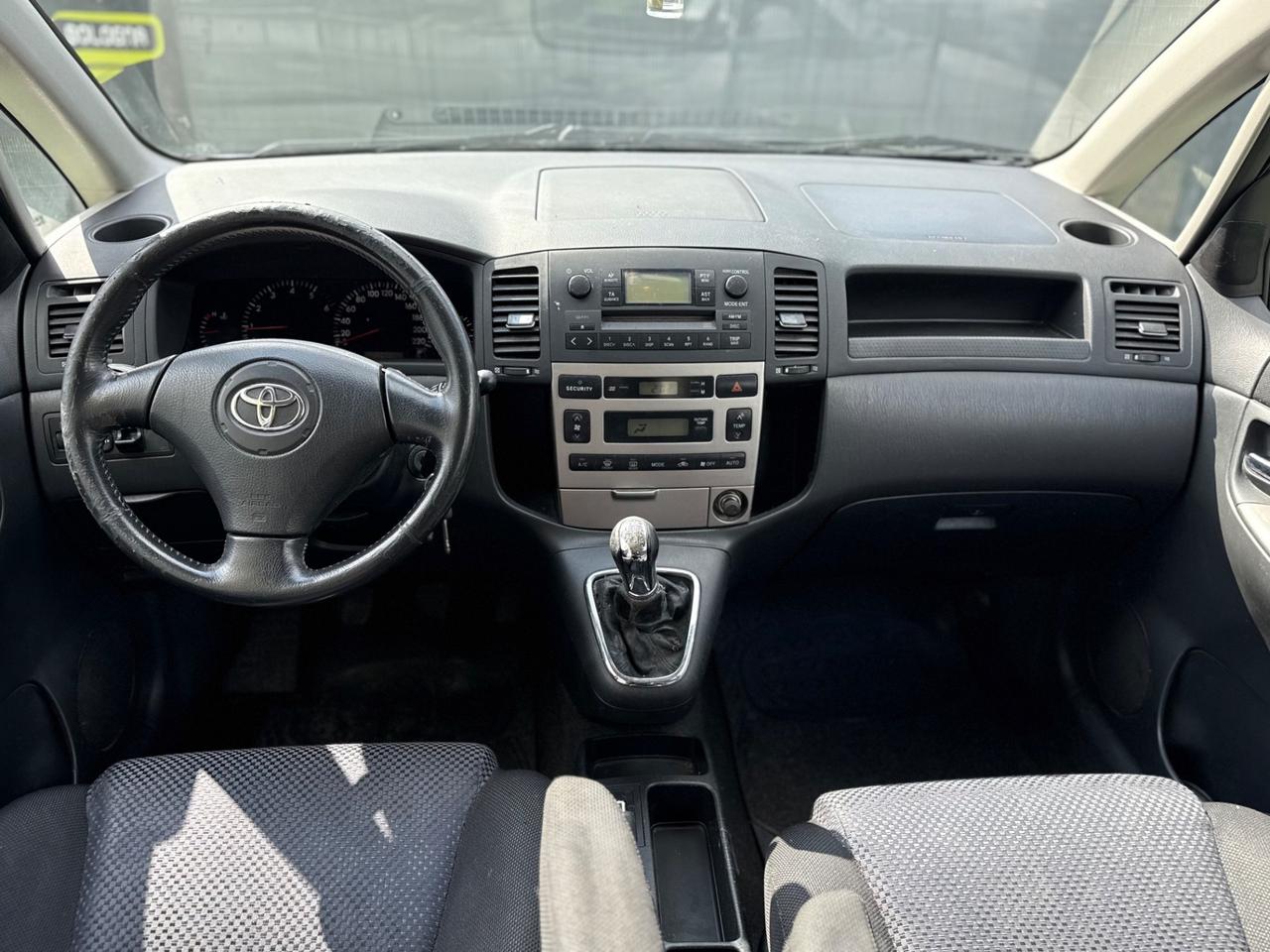Toyota COROLLA VERSO 2.0 DIESEL NEOPATENTATI