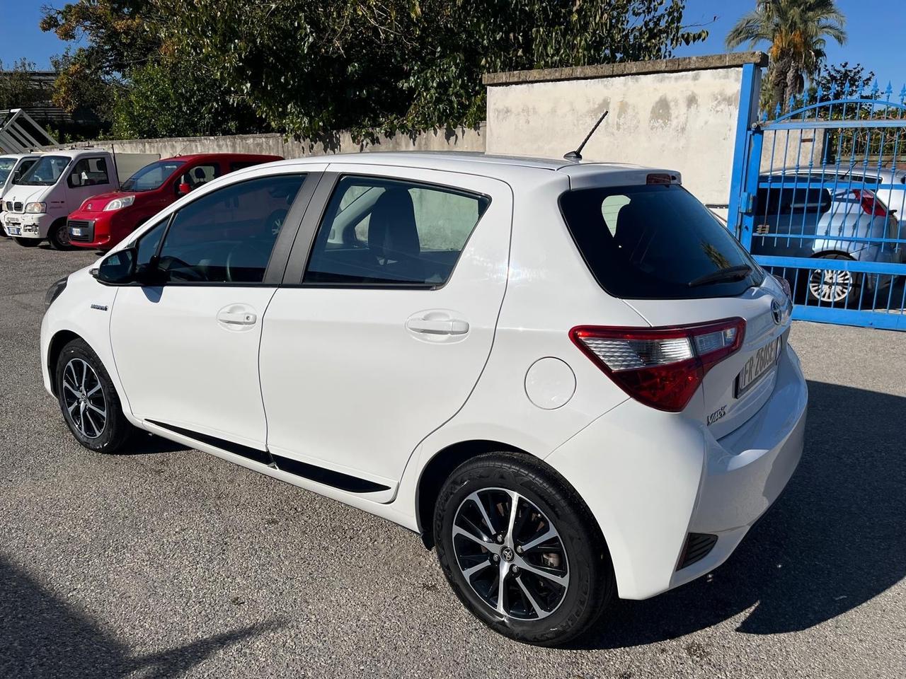 Toyota yaris 5p-1.5 hybrid -c.aut- km 87000-2018