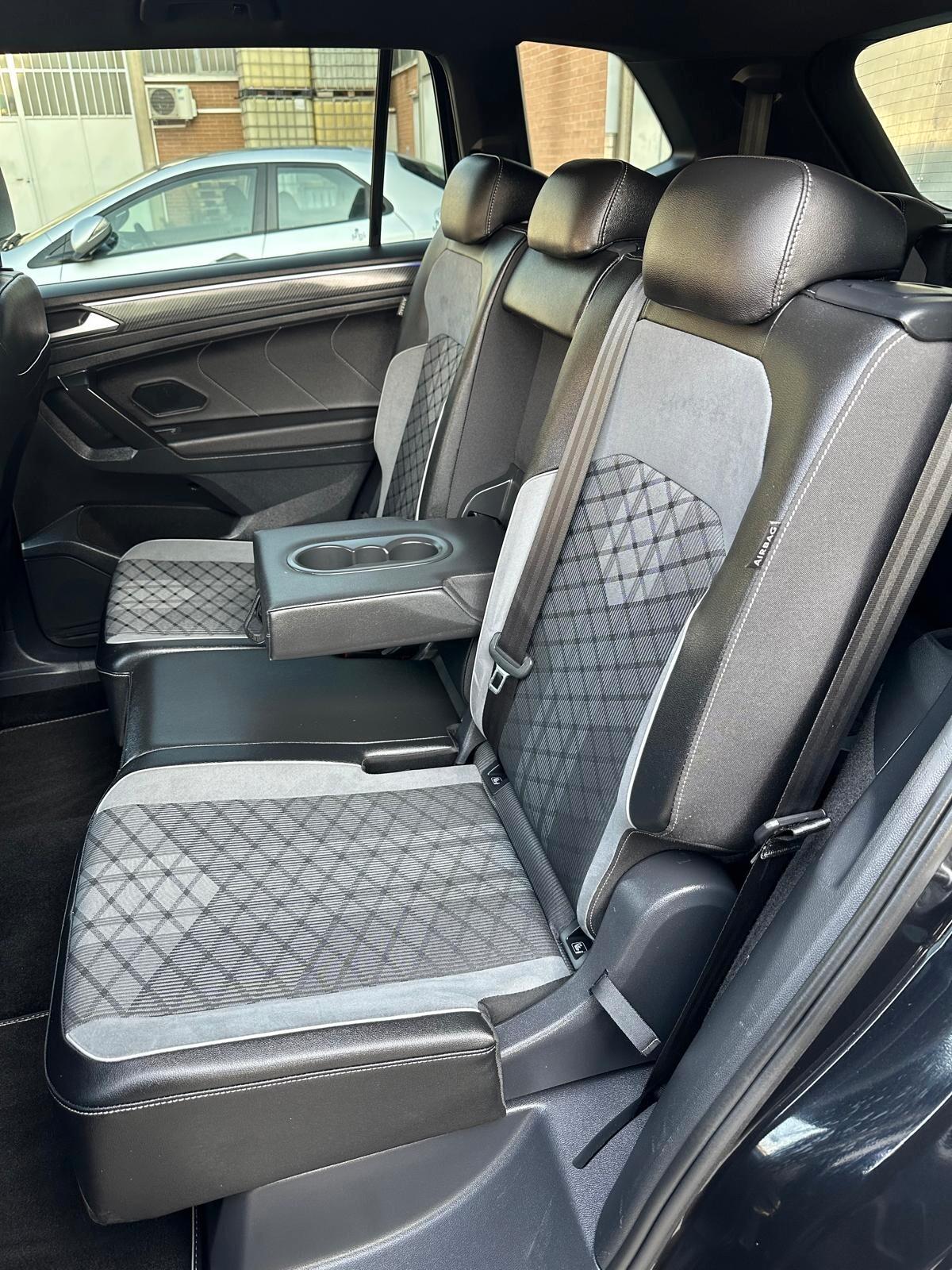 Volkswagen Tiguan Allspace 2.0 TDI SCR DSG R-Line 7 posti