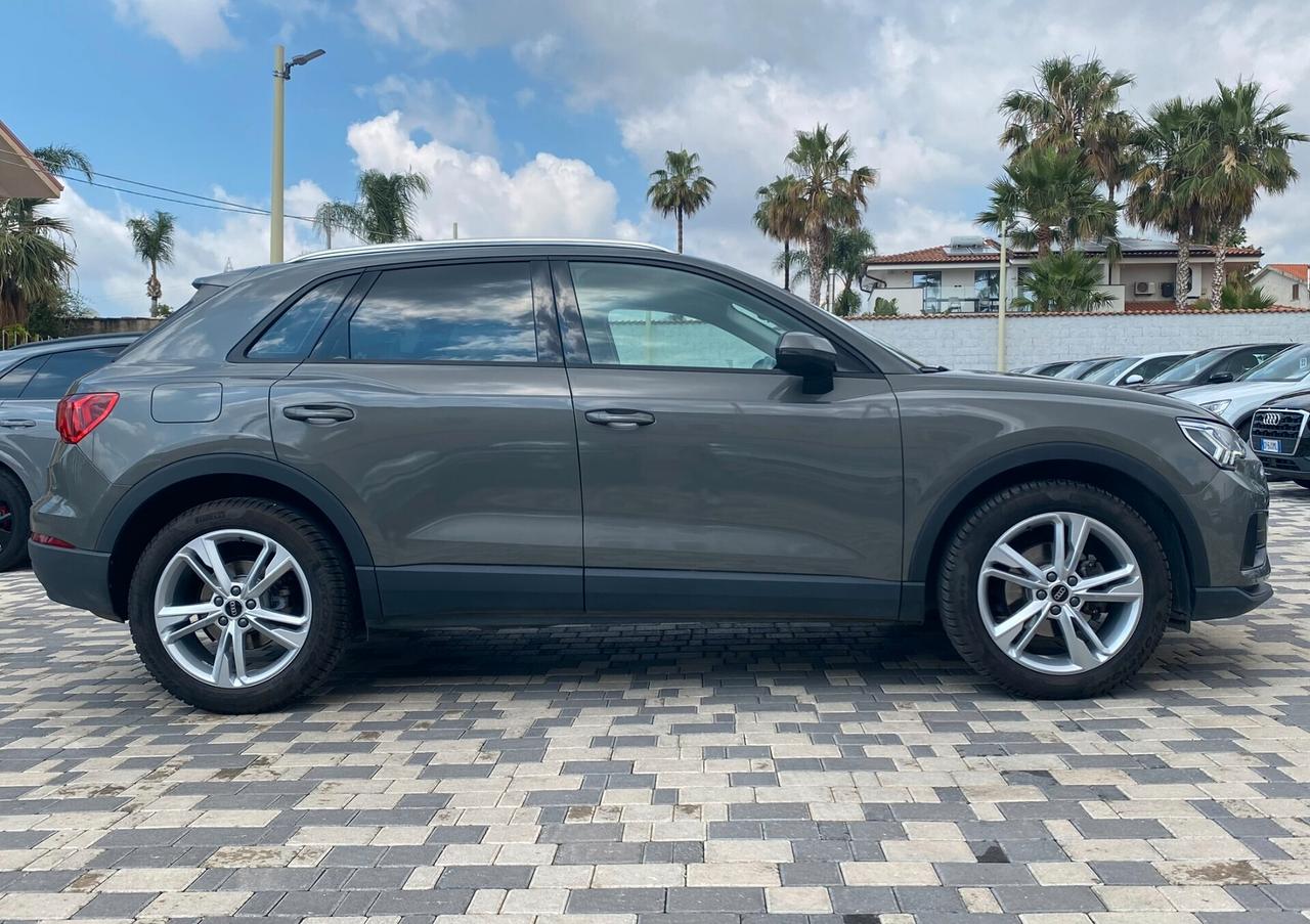 Audi Q3 Business 2.0 TDI 150CV s-tronic 35