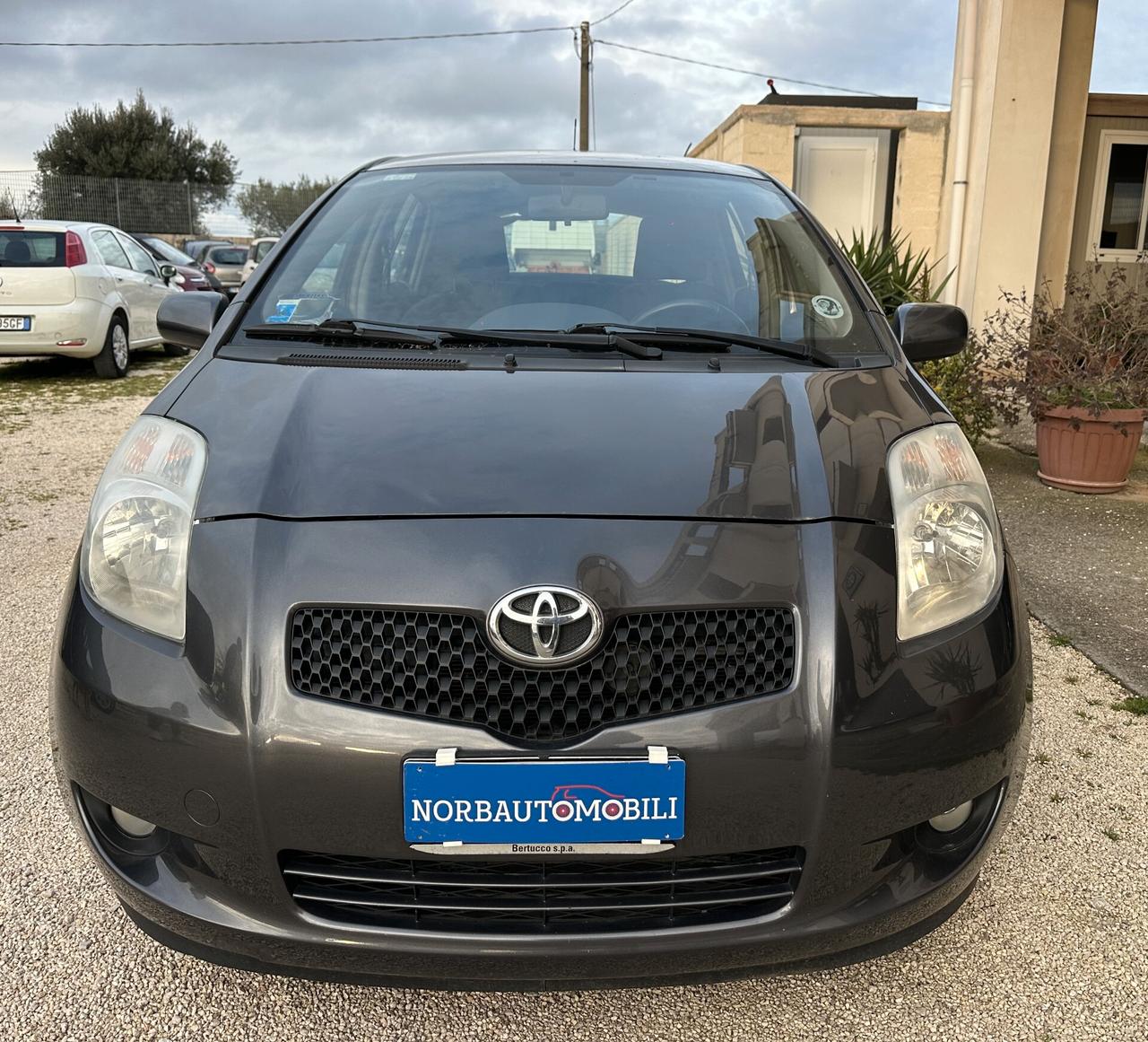 Toyota Yaris 1.3 5pt Benz Navi 2007 Garantita