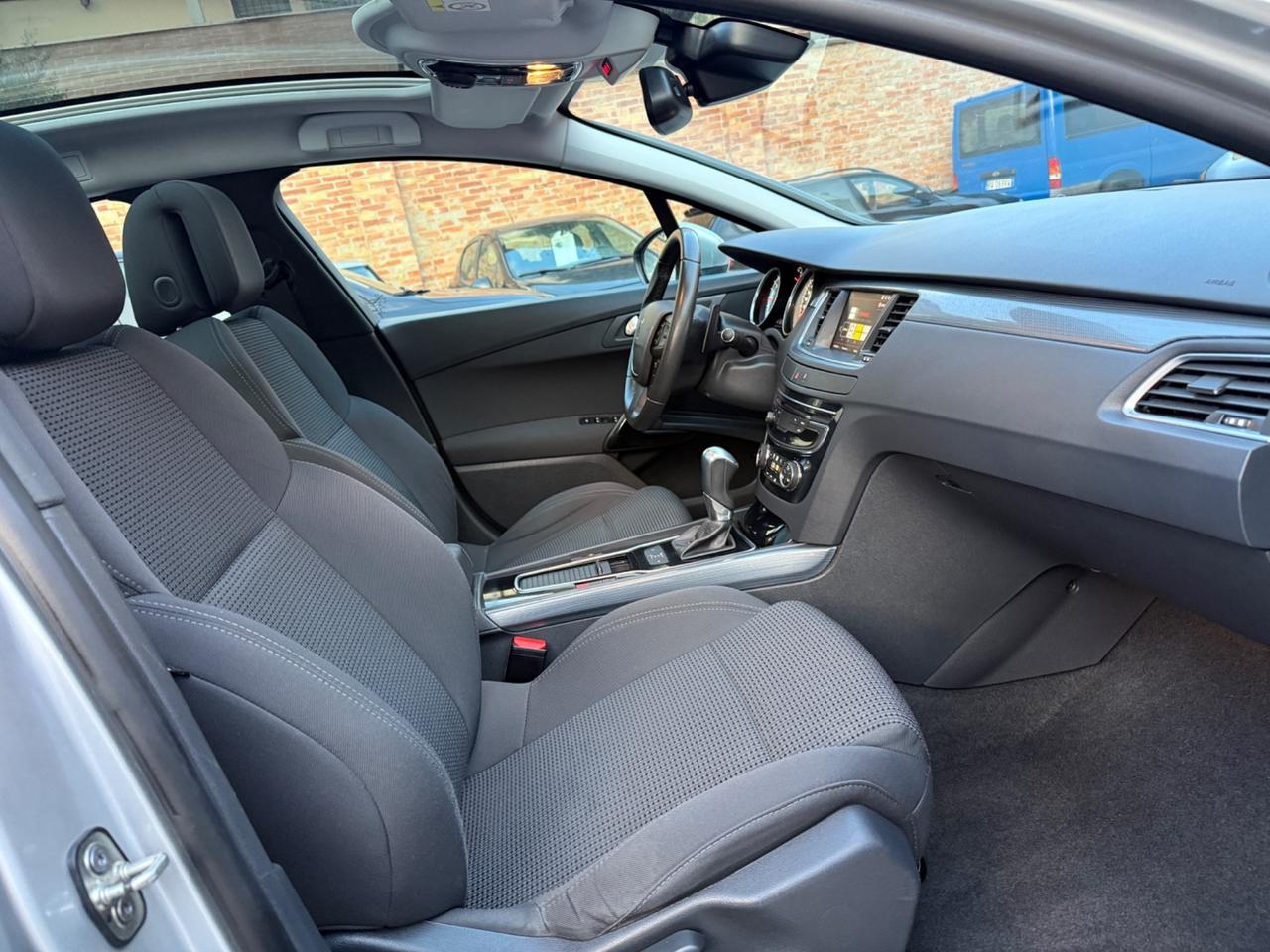 Peugeot 508 BlueHDi 180 EAT6 S&S SW Allure