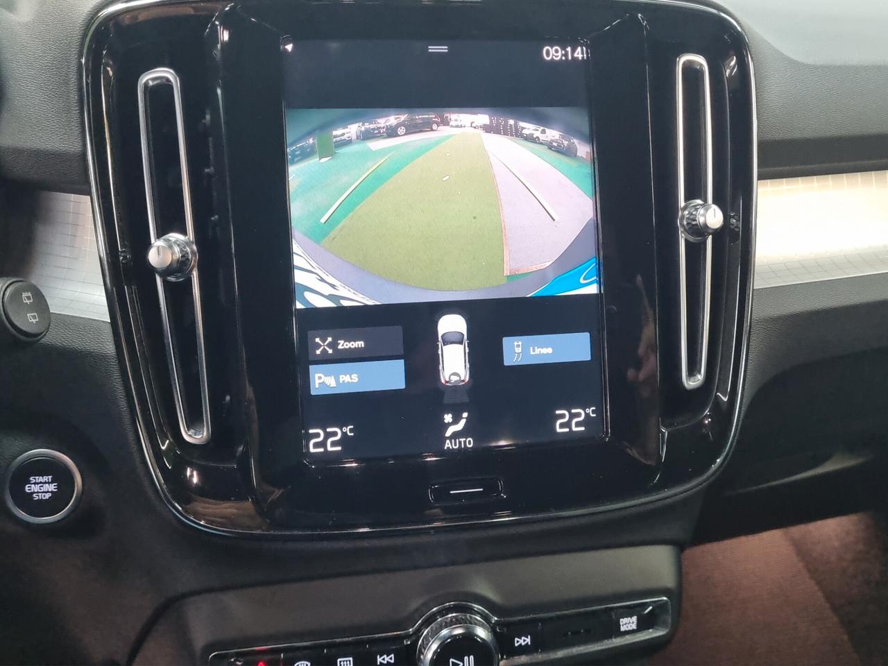 Volvo XC40 T2 automatico Momentum