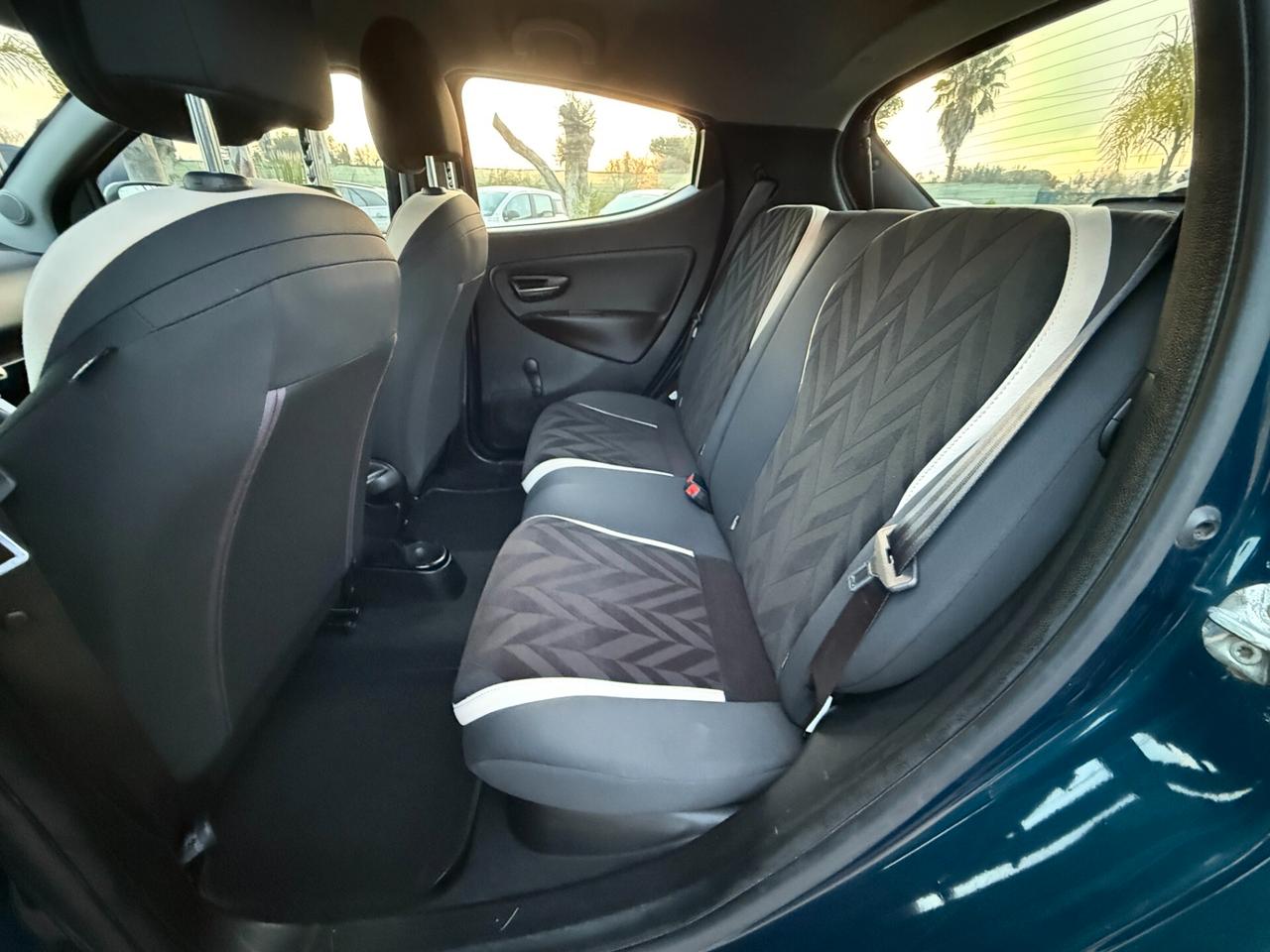 Lancia Ypsilon 1.2 69CV 5 porte Elefantino 68000km