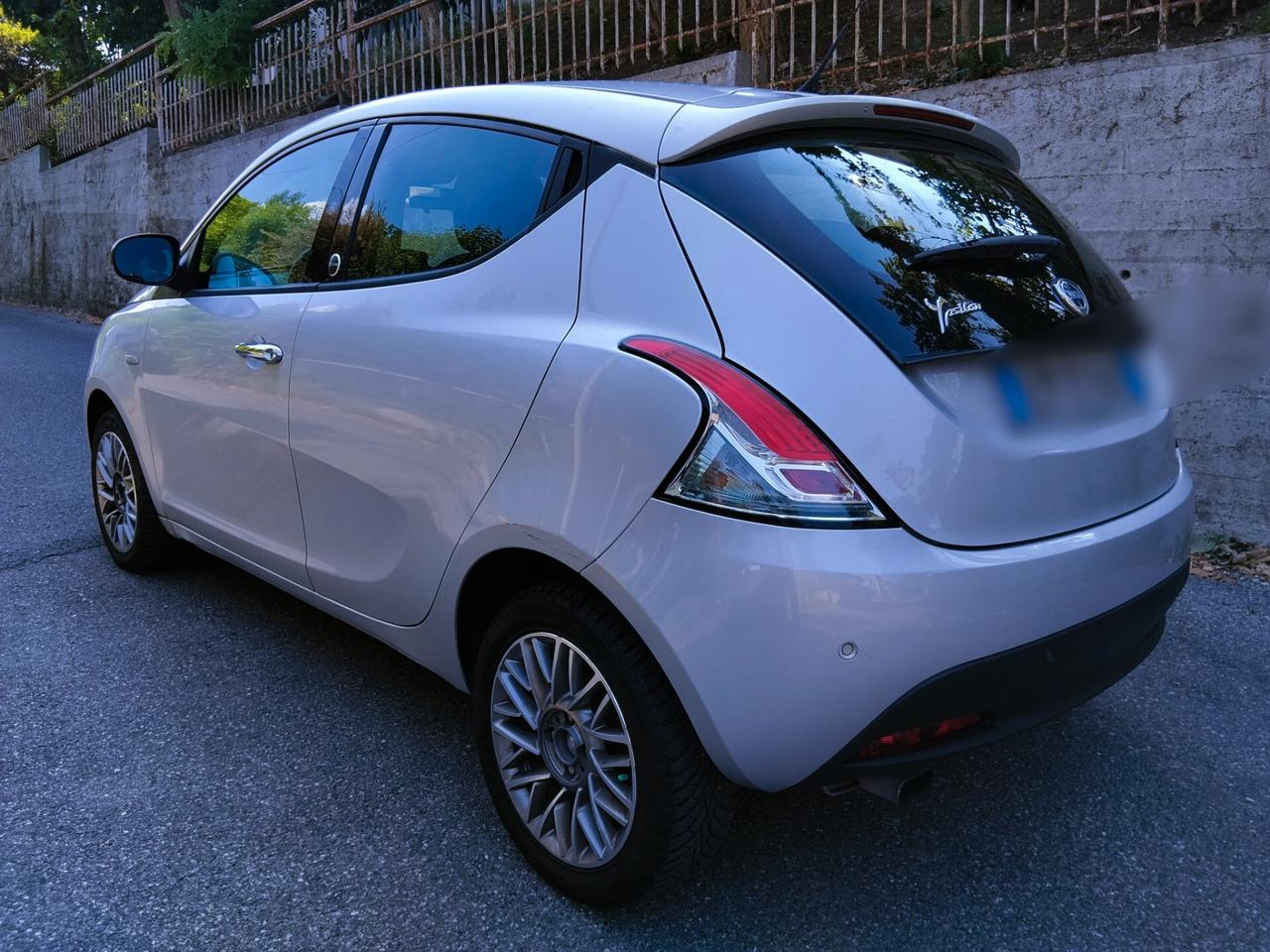 Lancia Ypsilon 1.2 69 CV 5 porte GPL Ecochic Platinum