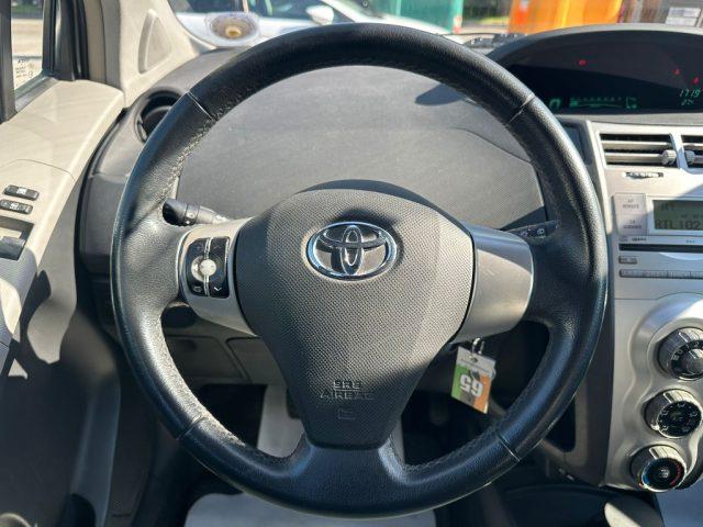 TOYOTA Yaris 1.3 5 porte Sol