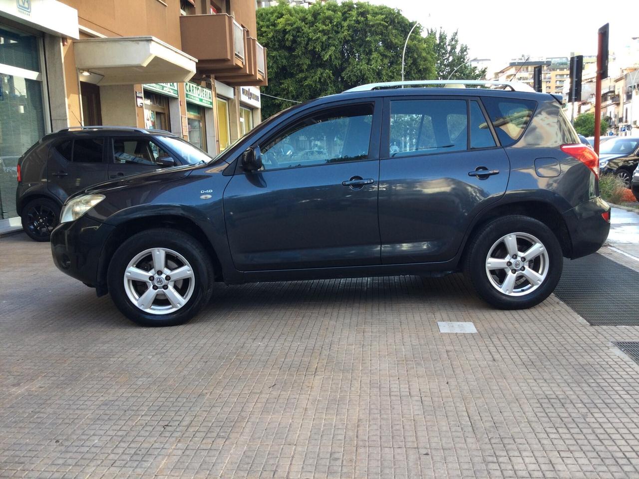 Toyota RAV 4 2.2 D-4D 136 CV Luxury