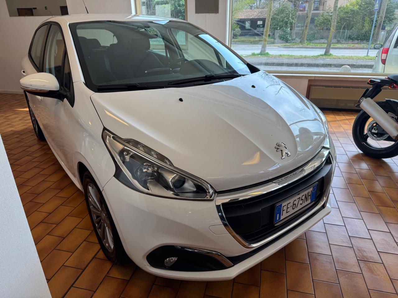 Peugeot 208 BENZINA EURO 6B OK NEOPATENTATI