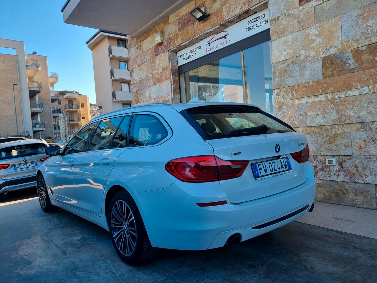 Bmw 520 520d xDrive Luxury TETTO PANORAMICO
