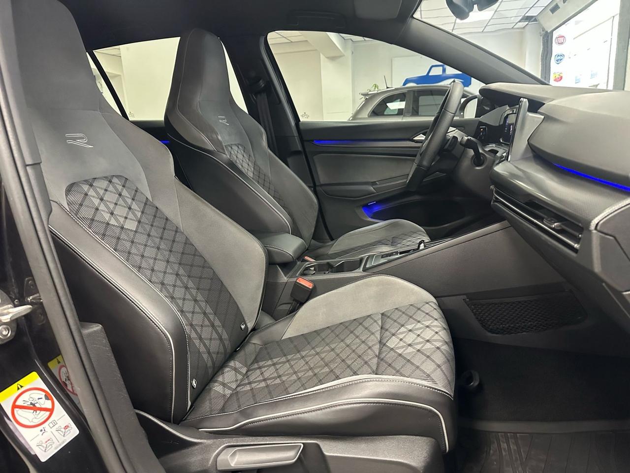Volkswagen Golf 2.0 TDI 150 CV DSG SCR R-Line