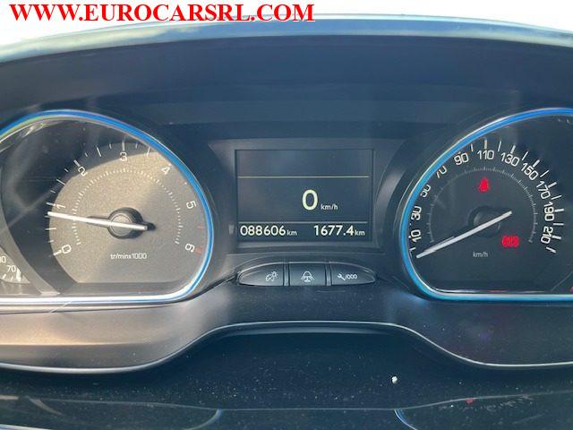 PEUGEOT 2008 BlueHDi 100 S&S Allure