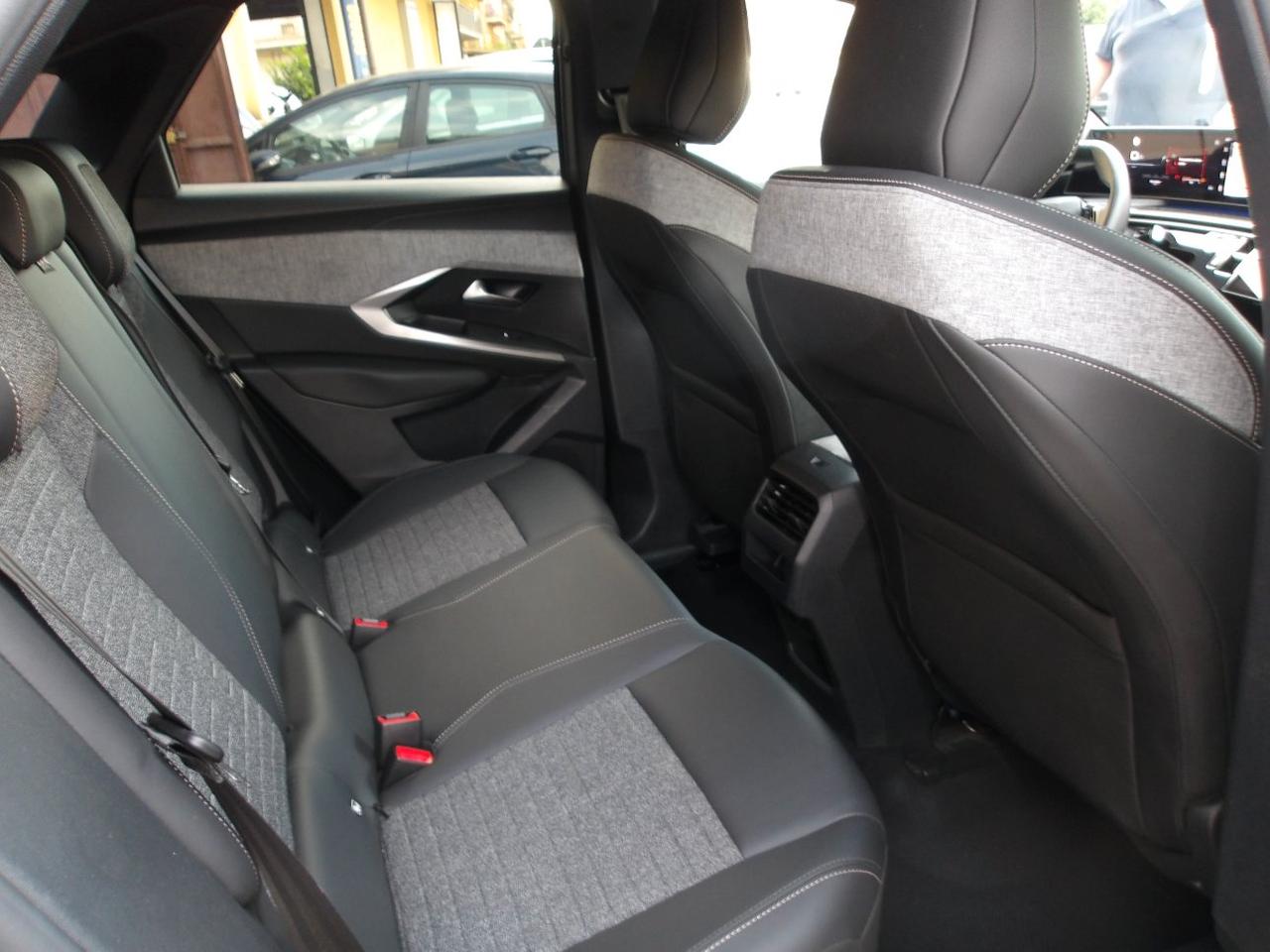 Peugeot 3008 Hybrid 145 e-DCS6