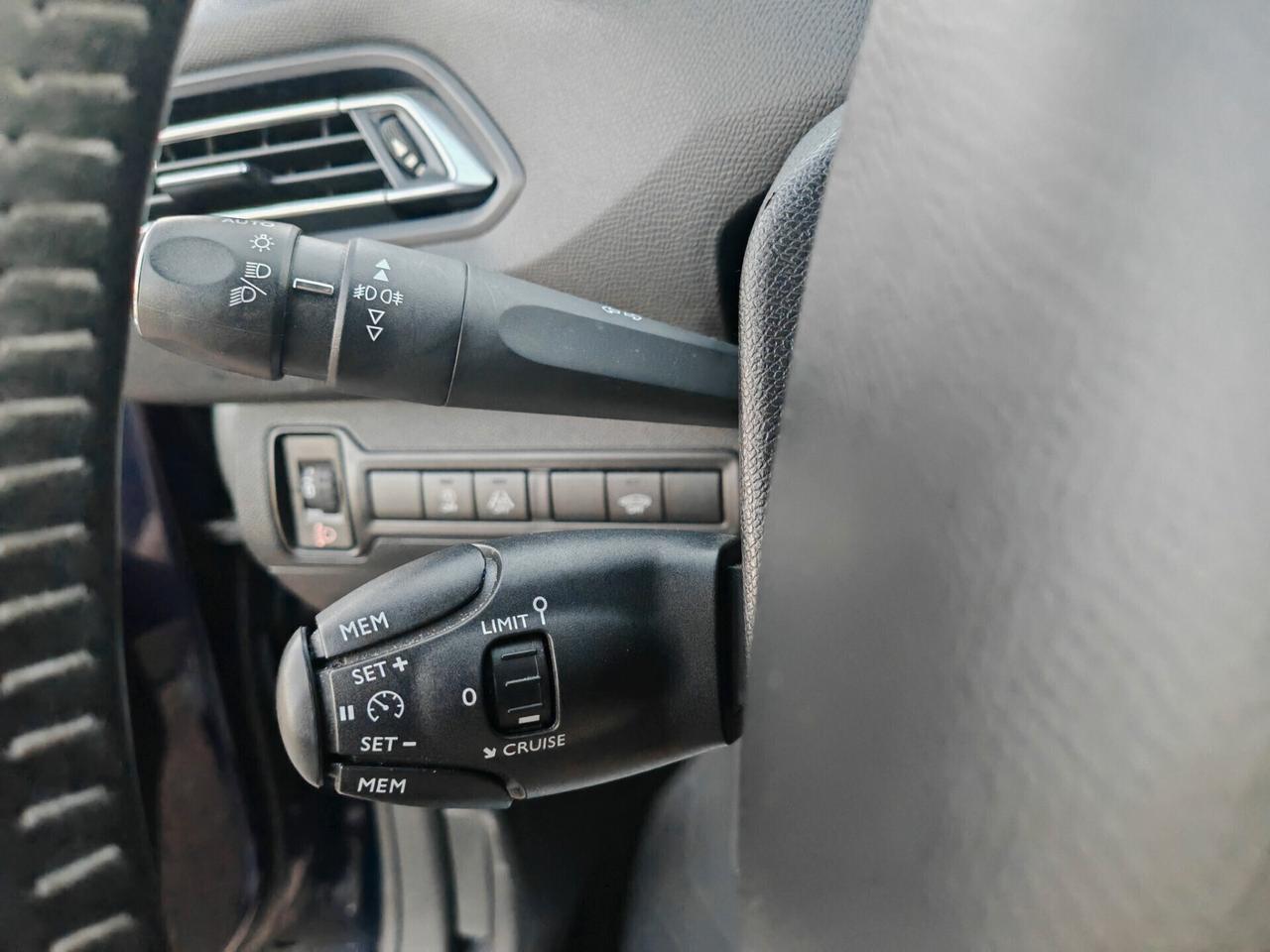 Peugeot 308 15BlueHDi navig led Autocarro n.1 2020